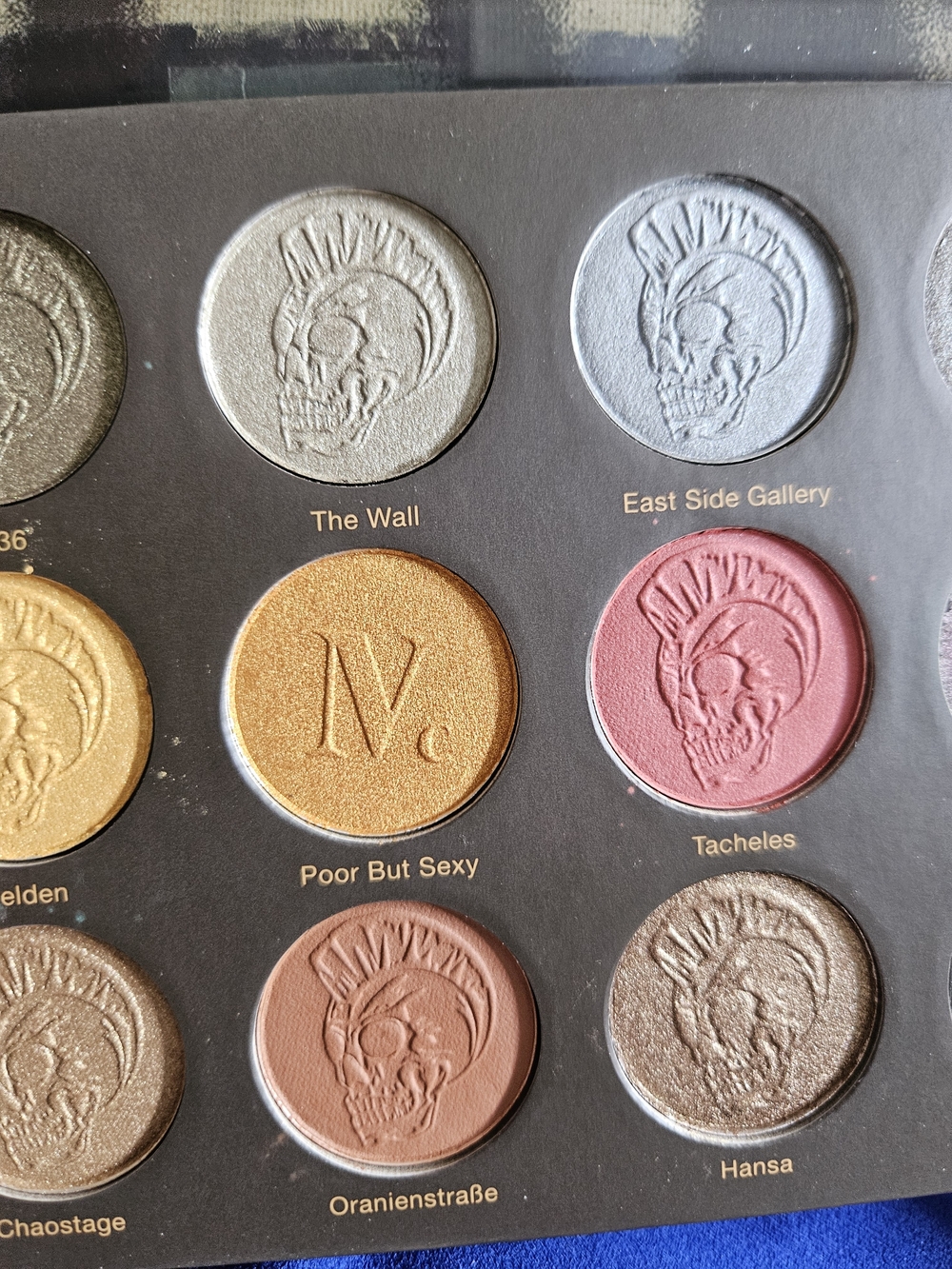Nomad Berlin Untergrund Intense Eye Shadow Palette - Picture 4 of 6
